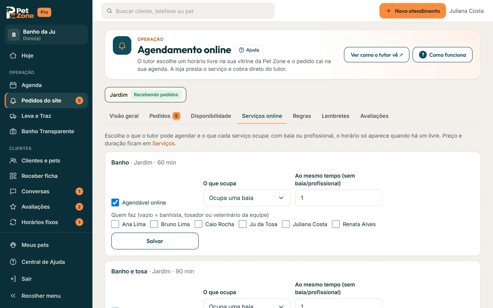 Aba Serviços online com o Banho agendável, ocupando uma baia, e a lista Quem faz