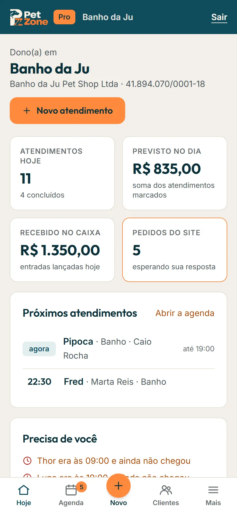 Hoje no celular, com o botão Novo atendimento e a barra de baixo